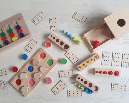 Cadouri Montessori care stimuleaza dezvoltarea copiilor